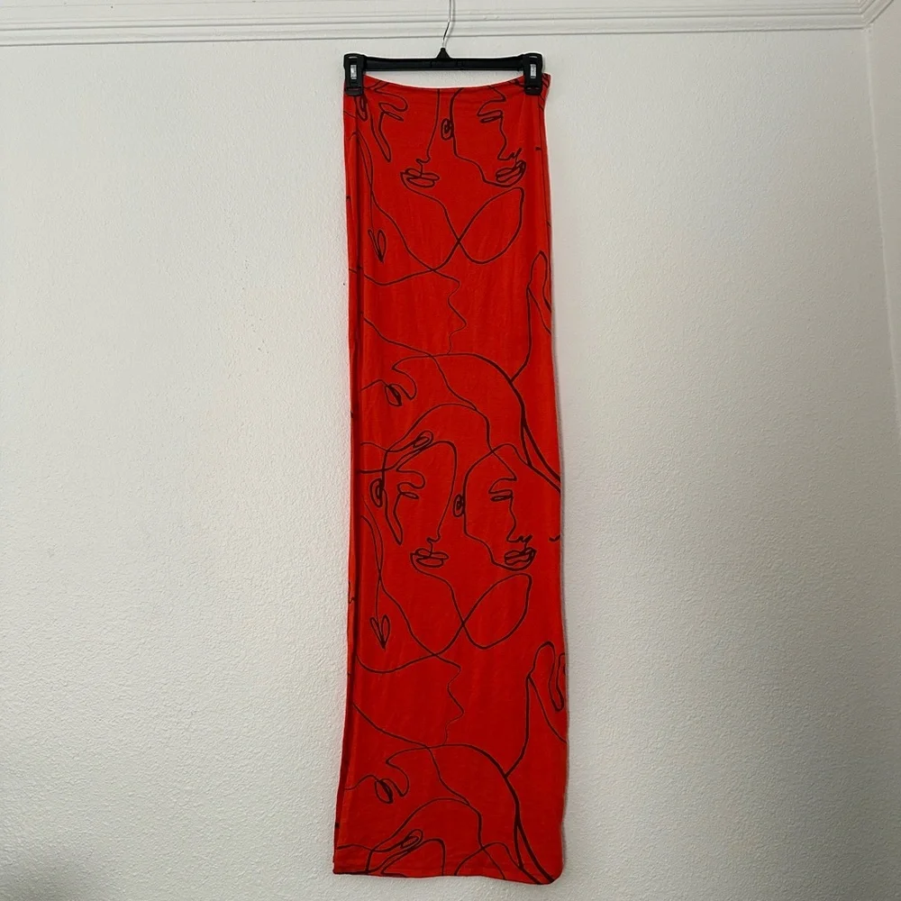 Red Abstract Print Faces Women's Maxi Bodycon Skirt - Picture 3 of 3